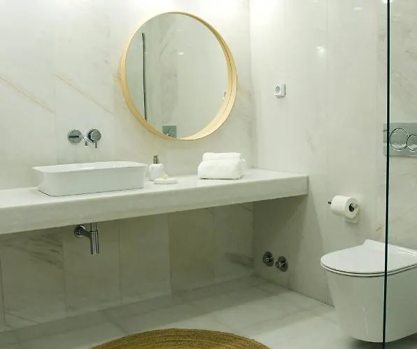 Elia Ii Apartment Mélanes