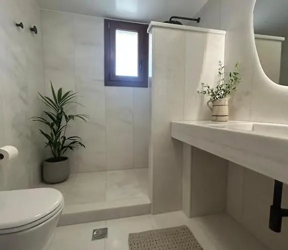 Elia Ii Apartment Mélanes