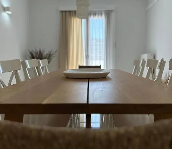 Elia Ii Apartment Mélanes